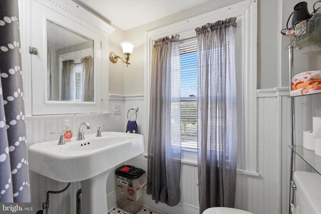 2202 SWEDE RD, East Norriton, PA 19401