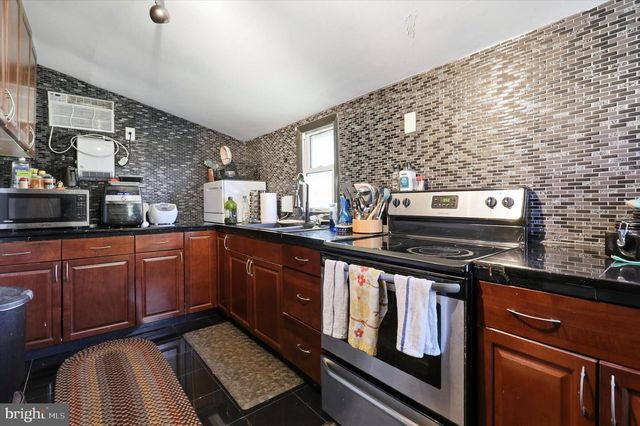 2202 SWEDE RD, East Norriton, PA 19401