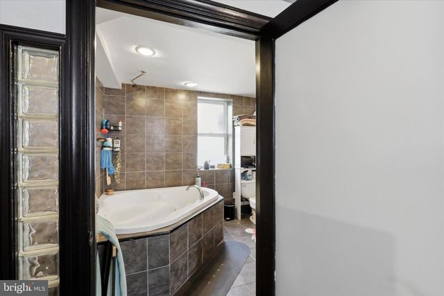 2202 SWEDE RD, East Norriton, PA 19401