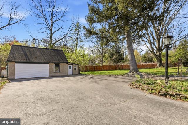 2202 SWEDE RD, East Norriton, PA 19401