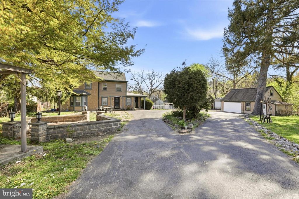 2202 SWEDE RD, East Norriton, PA 19401