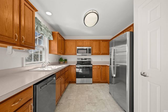 966 Tealwood Lane, South Bend, IN 46614