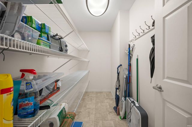 966 Tealwood Lane, South Bend, IN 46614