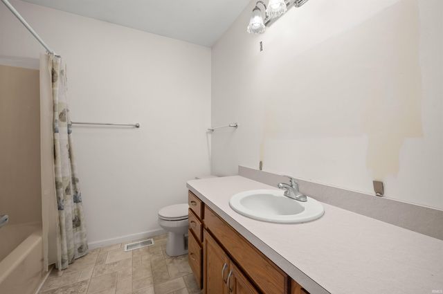 966 Tealwood Lane, South Bend, IN 46614