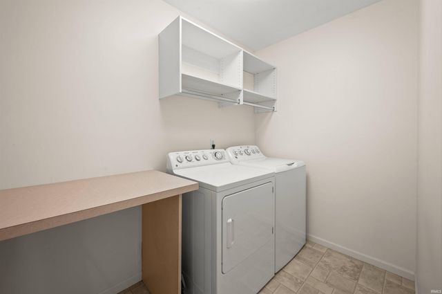 966 Tealwood Lane, South Bend, IN 46614