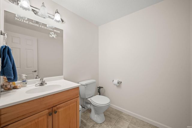 966 Tealwood Lane, South Bend, IN 46614