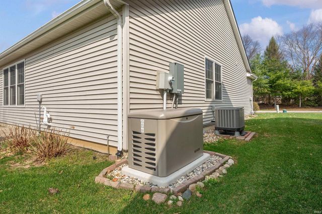 966 Tealwood Lane, South Bend, IN 46614