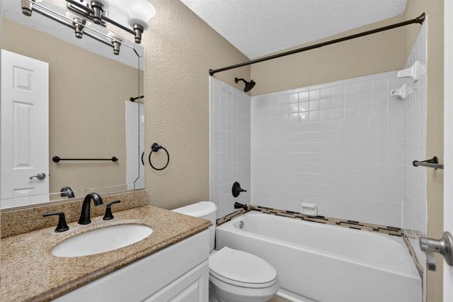 166 RAINTREE, Jupiter, FL 33458