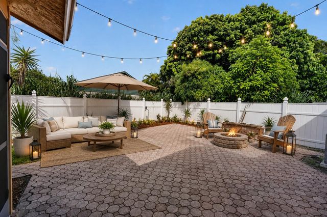 166 RAINTREE, Jupiter, FL 33458