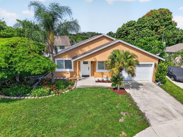166 RAINTREE, Jupiter, FL 33458