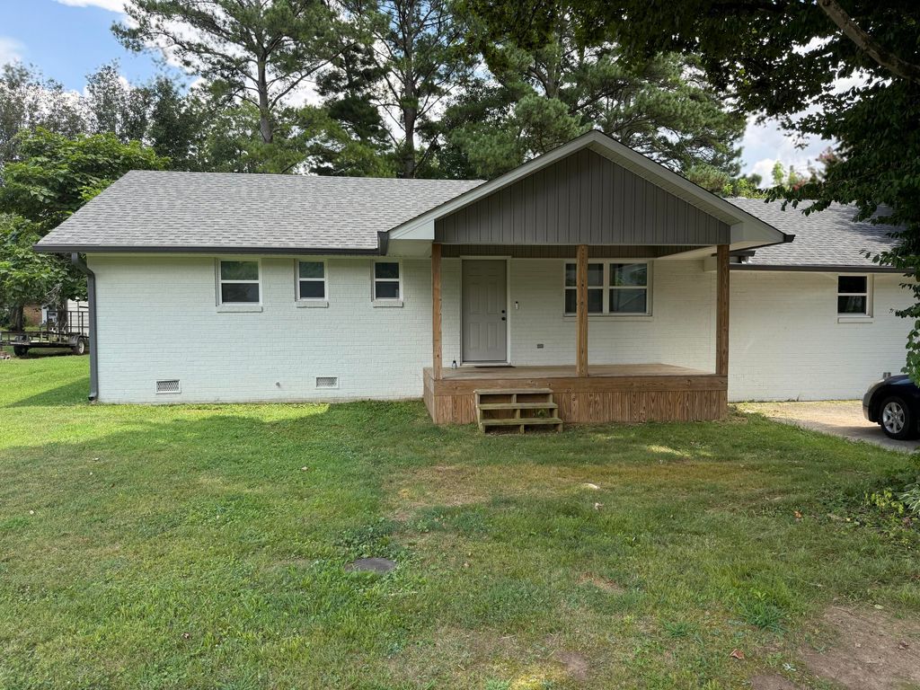 204 Elm Avenue, Jasper, TN 37347