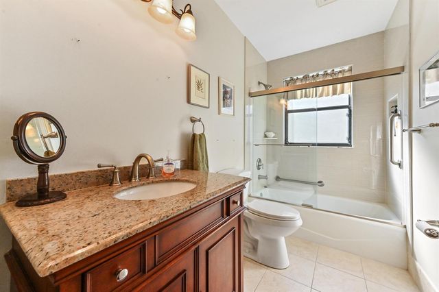 2850 NW 15th Street, Delray Beach, FL 33445