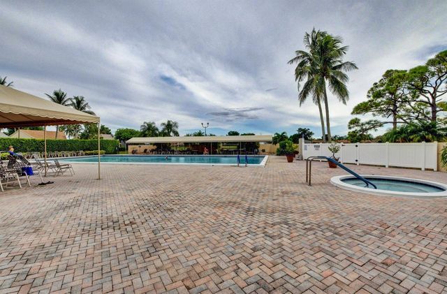 2850 NW 15th Street, Delray Beach, FL 33445