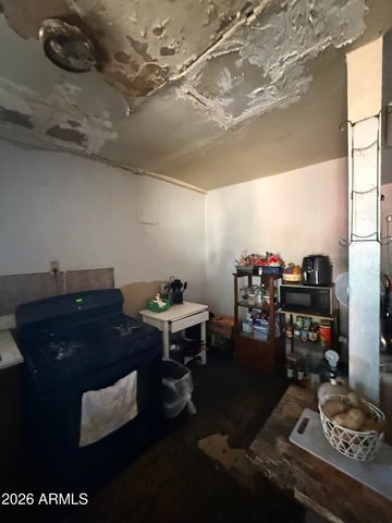 1109 W APACHE Street, Phoenix, AZ 85007