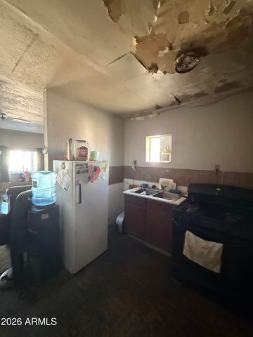 1109 W APACHE Street, Phoenix, AZ 85007