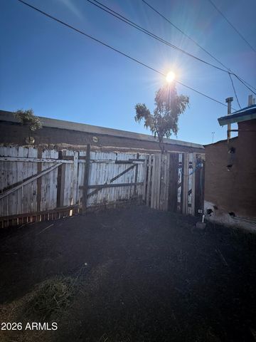 1109 W APACHE Street, Phoenix, AZ 85007