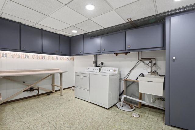 4608 W 99th Street, Bloomington, MN 55437