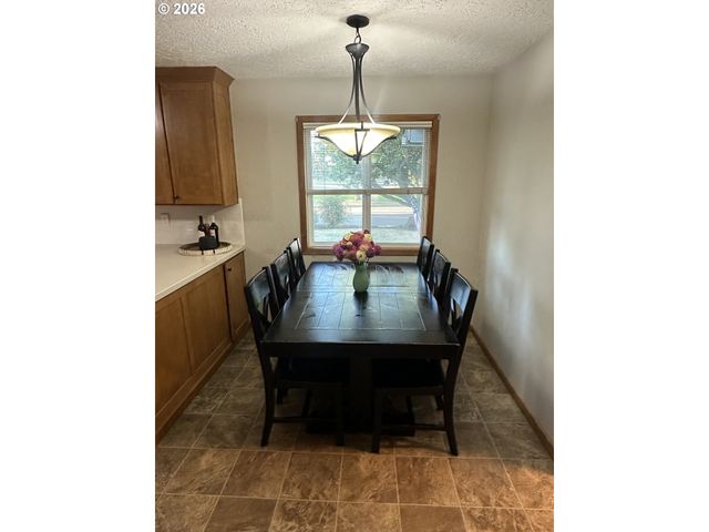 1324 PACIFIC Ave, Forest Grove, OR 97116