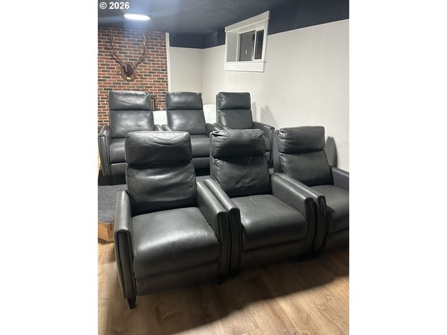 1324 PACIFIC Ave, Forest Grove, OR 97116