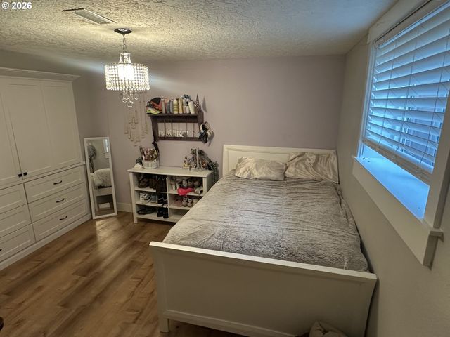 1324 PACIFIC Ave, Forest Grove, OR 97116