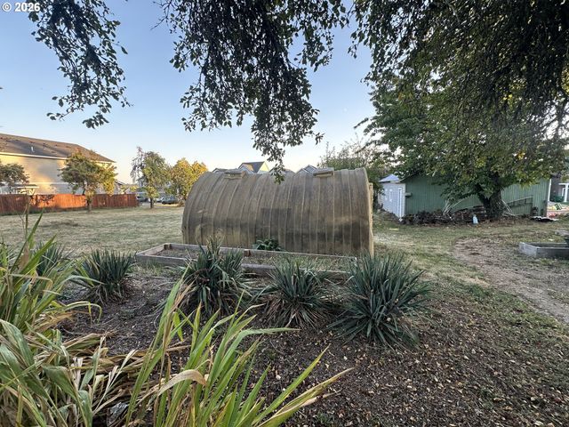 1324 PACIFIC Ave, Forest Grove, OR 97116