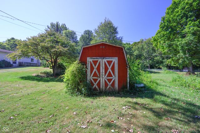 740 N National Road, Columbus, IN 47201