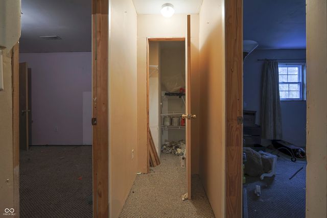 740 N National Road, Columbus, IN 47201