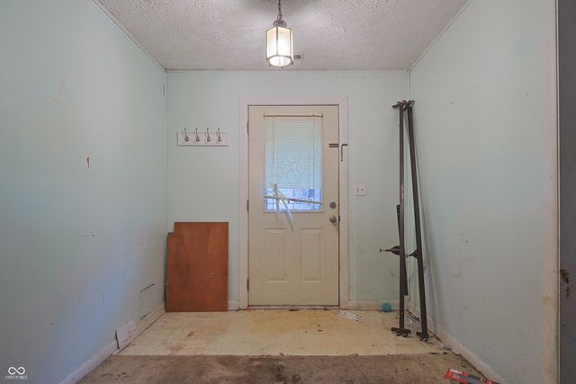 740 N National Road, Columbus, IN 47201