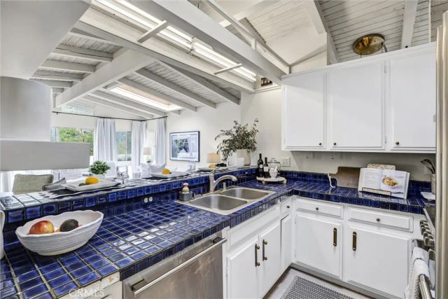 1025 Oro, Laguna Beach, CA 92651