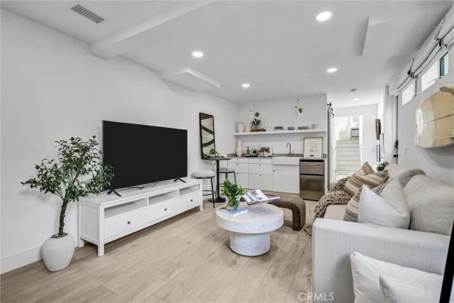 1025 Oro, Laguna Beach, CA 92651