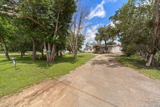 357 Dallas, Bandera, TX 78003