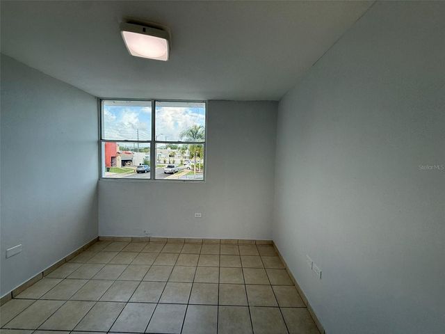 URB PASEO LOS ARTESANOS ALEJANDRO LOZADA 156, Las Piedras, PR 00771