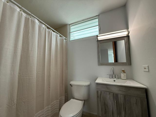 URB PASEO LOS ARTESANOS ALEJANDRO LOZADA 156, Las Piedras, PR 00771