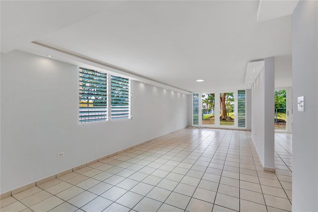 URB PASEO LOS ARTESANOS ALEJANDRO LOZADA 156, Las Piedras, PR 00771