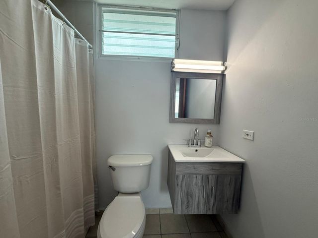 URB PASEO LOS ARTESANOS ALEJANDRO LOZADA 156, Las Piedras, PR 00771