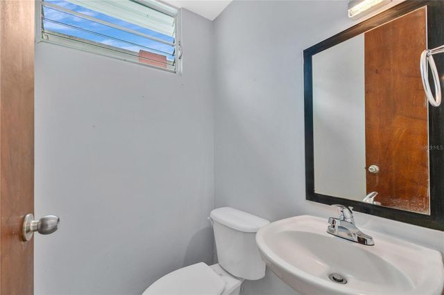 URB PASEO LOS ARTESANOS ALEJANDRO LOZADA 156, Las Piedras, PR 00771