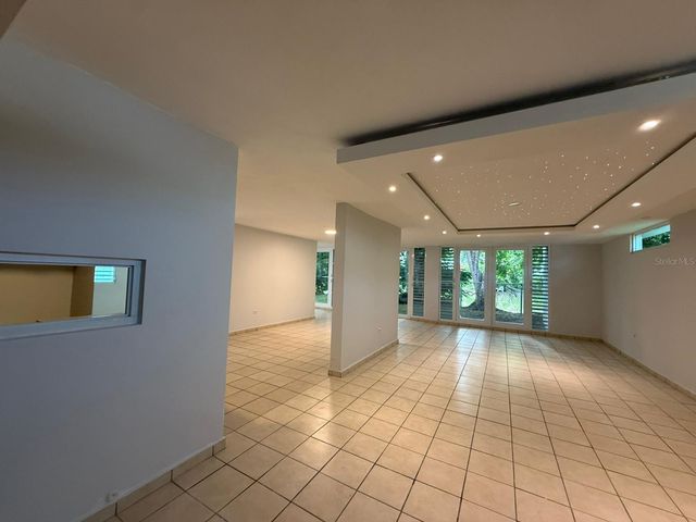 URB PASEO LOS ARTESANOS ALEJANDRO LOZADA 156, Las Piedras, PR 00771