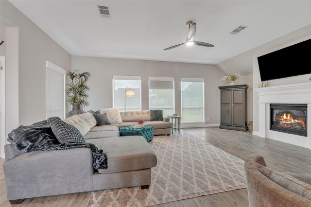 1541 N Blue Bonnet Lane, Angleton, TX 77515