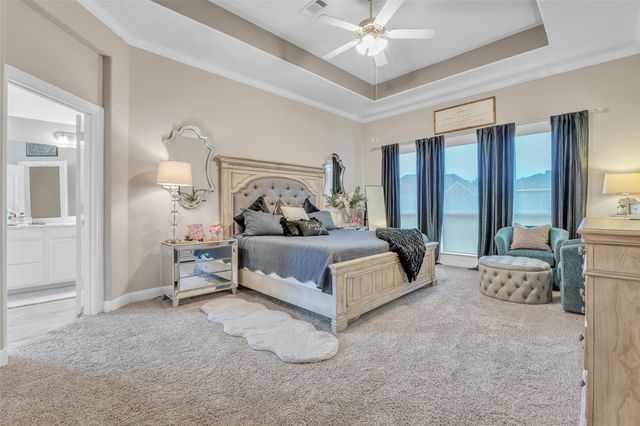 1541 N Blue Bonnet Lane, Angleton, TX 77515