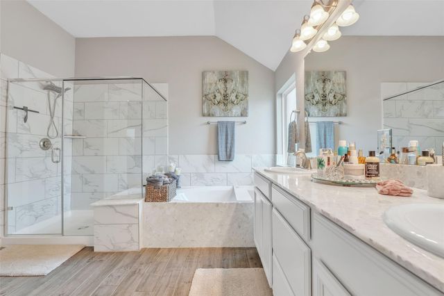 1541 N Blue Bonnet Lane, Angleton, TX 77515