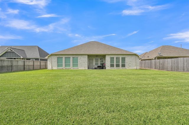 1541 N Blue Bonnet Lane, Angleton, TX 77515