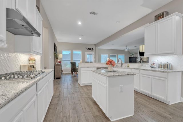 1541 N Blue Bonnet Lane, Angleton, TX 77515