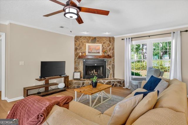 670 Hillmont Drive, Waycross, GA 31503
