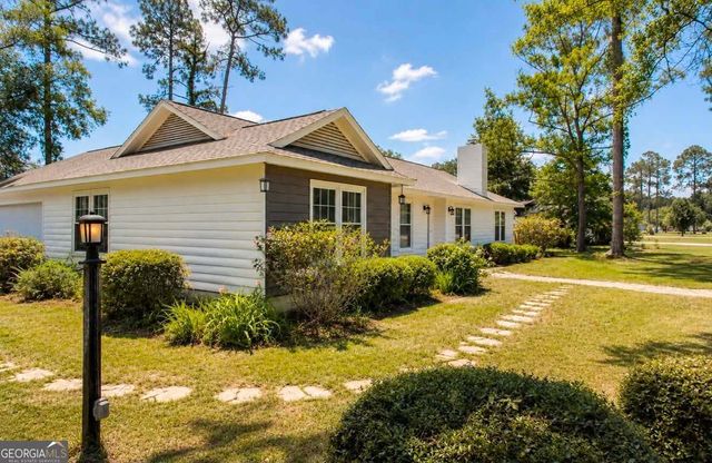 670 Hillmont Drive, Waycross, GA 31503