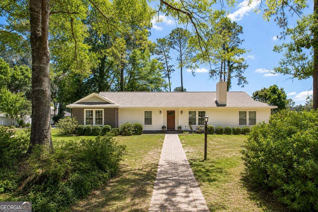 670 Hillmont Drive, Waycross, GA 31503