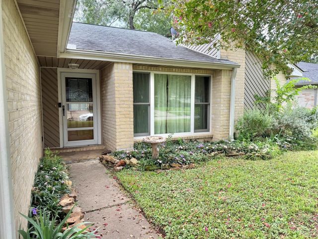 10107 Hollow Canyon Drive, Sugar Land, TX 77498