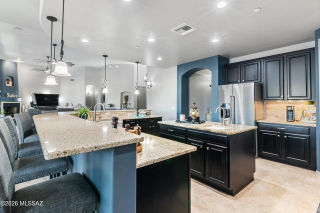 9450 E Woolly Butterfly Court, Corona De Tucson, AZ 85641