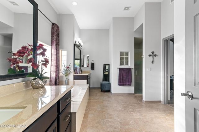 9450 E Woolly Butterfly Court, Corona De Tucson, AZ 85641