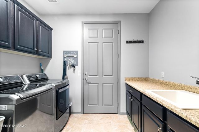 9450 E Woolly Butterfly Court, Corona De Tucson, AZ 85641