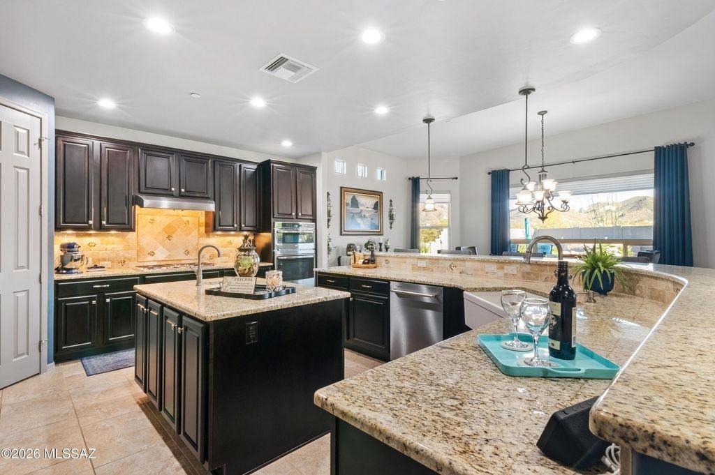 9450 E Woolly Butterfly Court, Corona De Tucson, AZ 85641